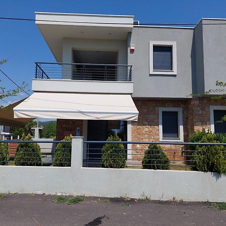 Nikiti Modern Villa Екстериор снимка