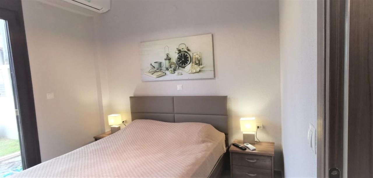 Nikiti Modern Villa Екстериор снимка