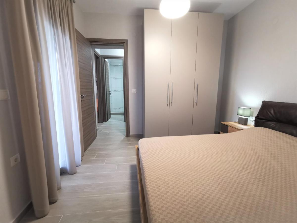 Nikiti Modern Villa Екстериор снимка