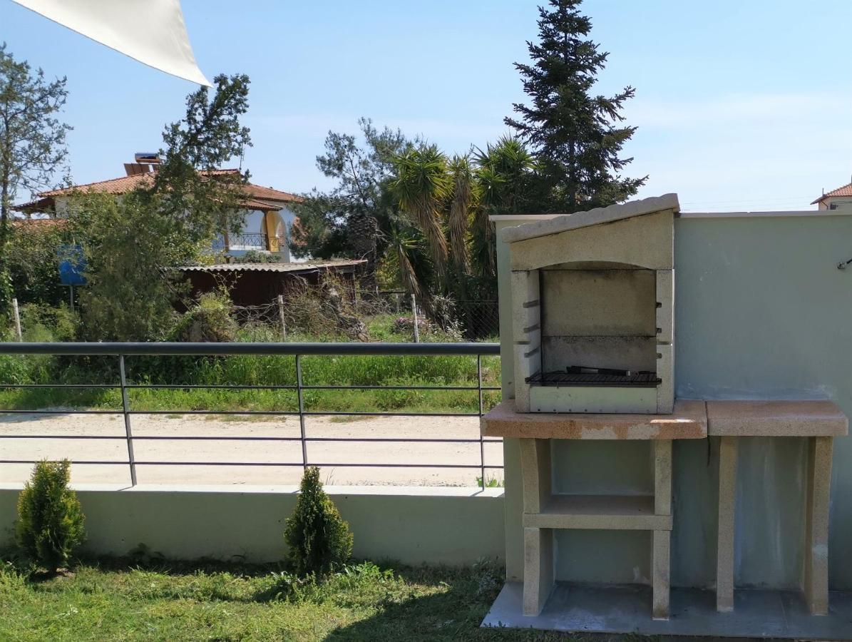 Nikiti Modern Villa Екстериор снимка