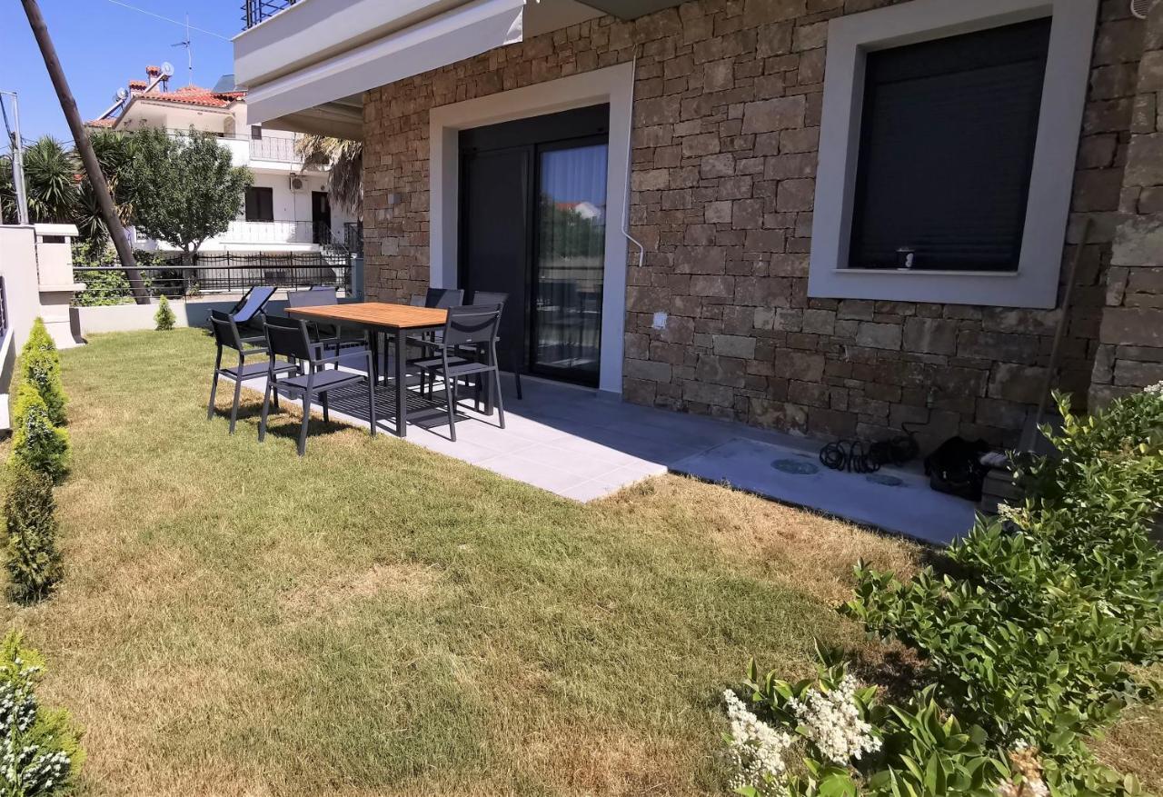 Nikiti Modern Villa Екстериор снимка